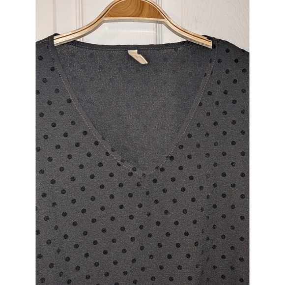 Tyche Black‎ Polka Dot Blouse Bell Sleeve V Neck Elegant Lightweight Top Size M - Picture 5 of 8